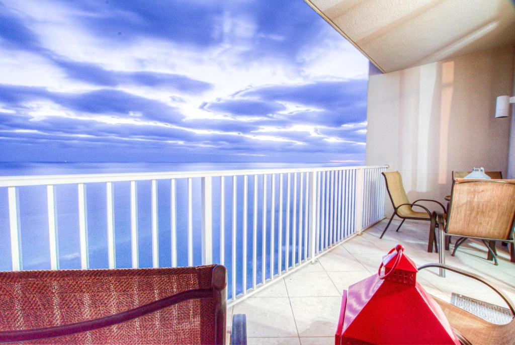 Tidewater 2610 2BD 3Bath and Ocean Front Indoor Outdoor Pools - image 7