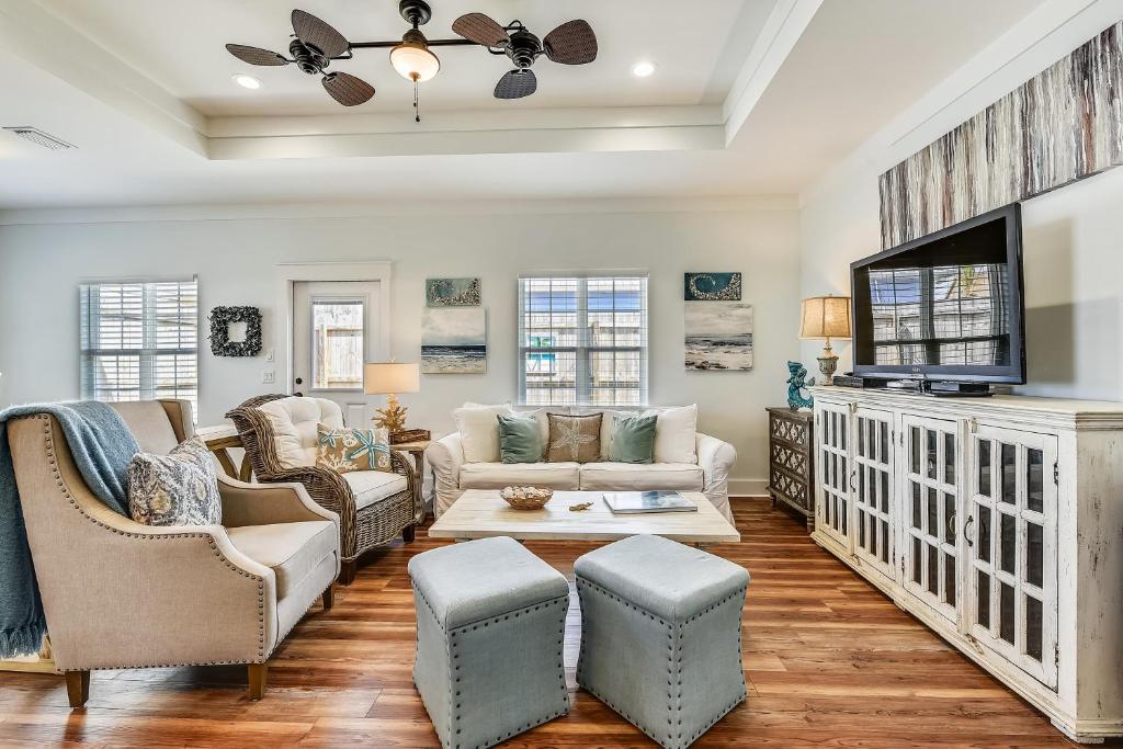Sandy Feet Retreat by Book That Condo - main image