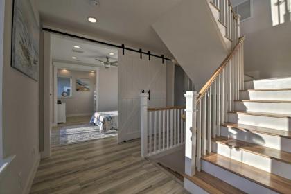 Coastal Home with Rooftop Terrace and Sunset View - image 14