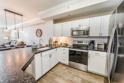 Tidewater 1802-Spectacular 3BD Beach Condo Pools ArcadeHotTubs - image 9