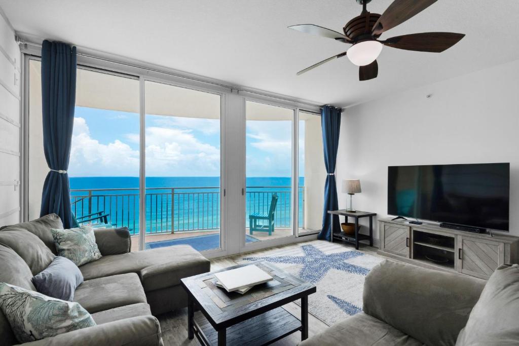 Aqua Resort 1705 by RealJoy Vacations - main image
