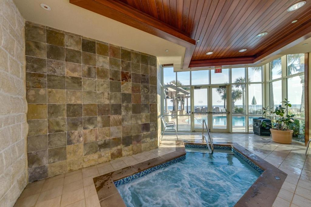 Aqua Resort 1705 by RealJoy Vacations - image 5
