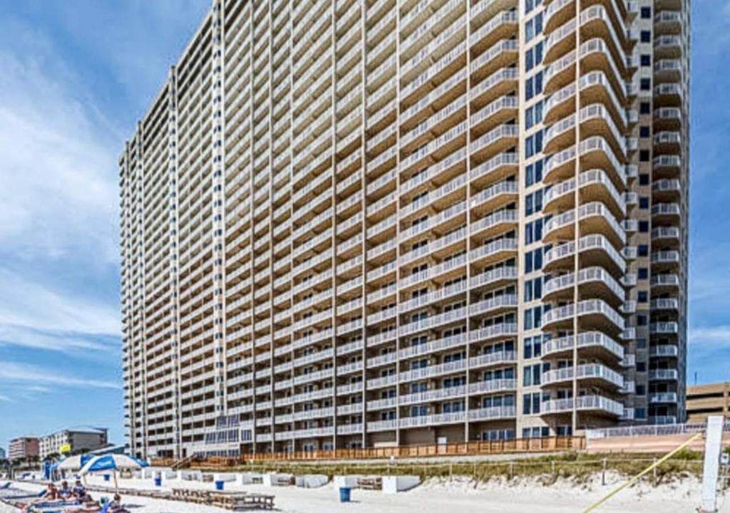 Tidewater Beach Resort By MC Luxury Rentals - image 3