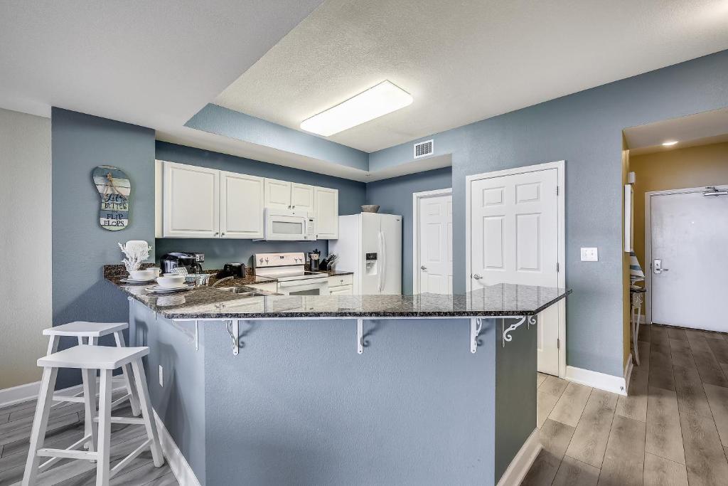 Tidewater Beach Resort #1008 by Book That Condo - image 3