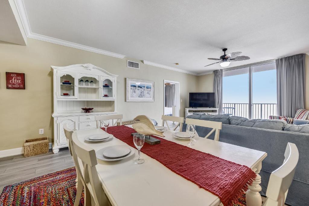 Tidewater Beach Resort #1008 by Book That Condo - image 4