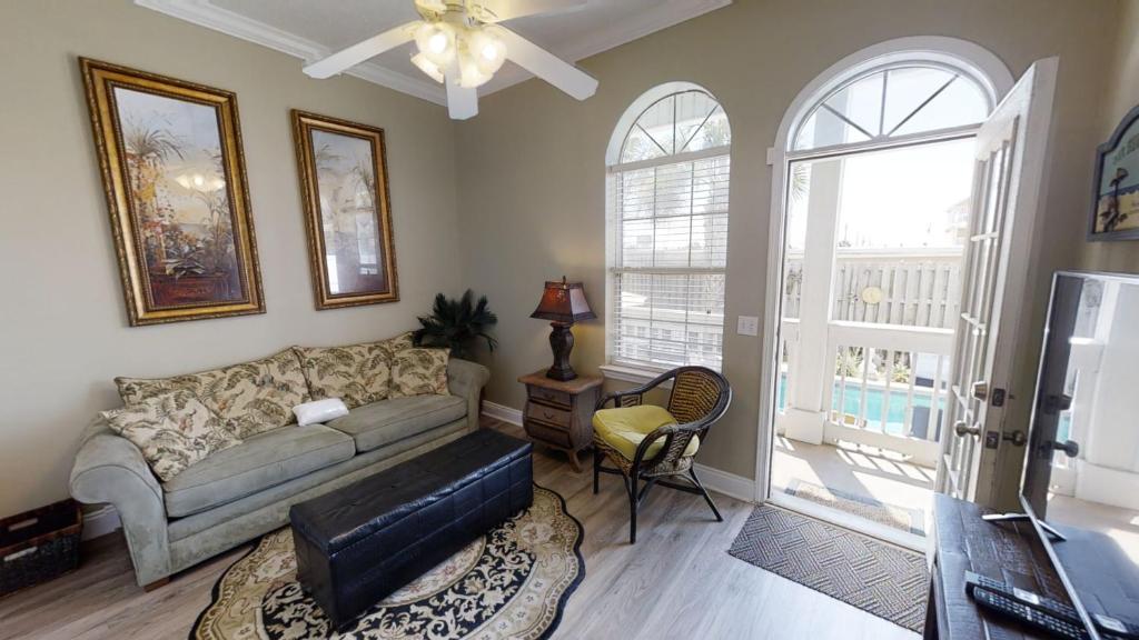 Ocean St House - main image