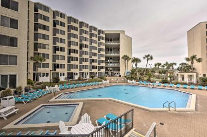 Happy Cows Studio on the Beach Condo with Pool Panama City