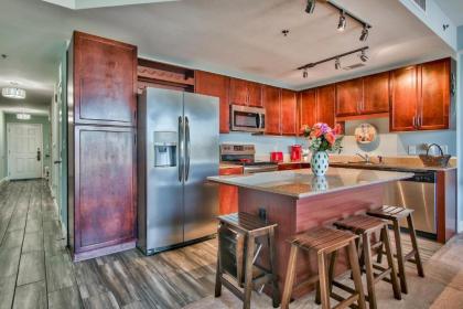Laketown Wharf 335 1 BD 2 Bathroom with Amazing Amenities Florida
