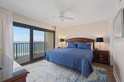 Commodore 907 2 Bed 2 Bath - image 1