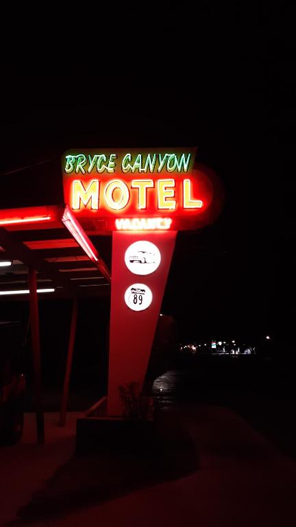 Bryce Canyon Motel - main image