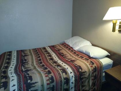 Bryce Canyon Motel - image 13