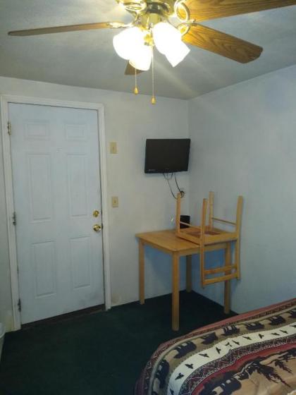 Bryce Canyon Motel - image 14