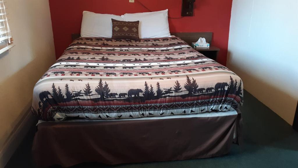Bryce Canyon Motel - image 3