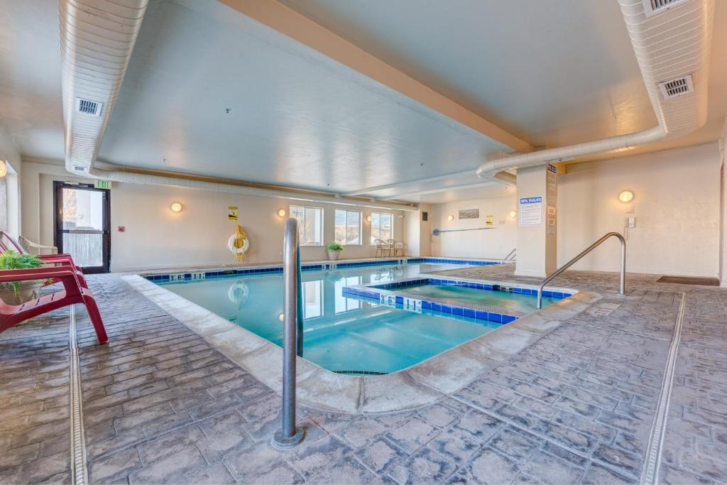 Grand River Hotel - image 3