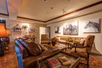 Grand River Hotel - image 6