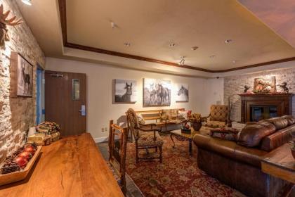 Grand River Hotel - image 9