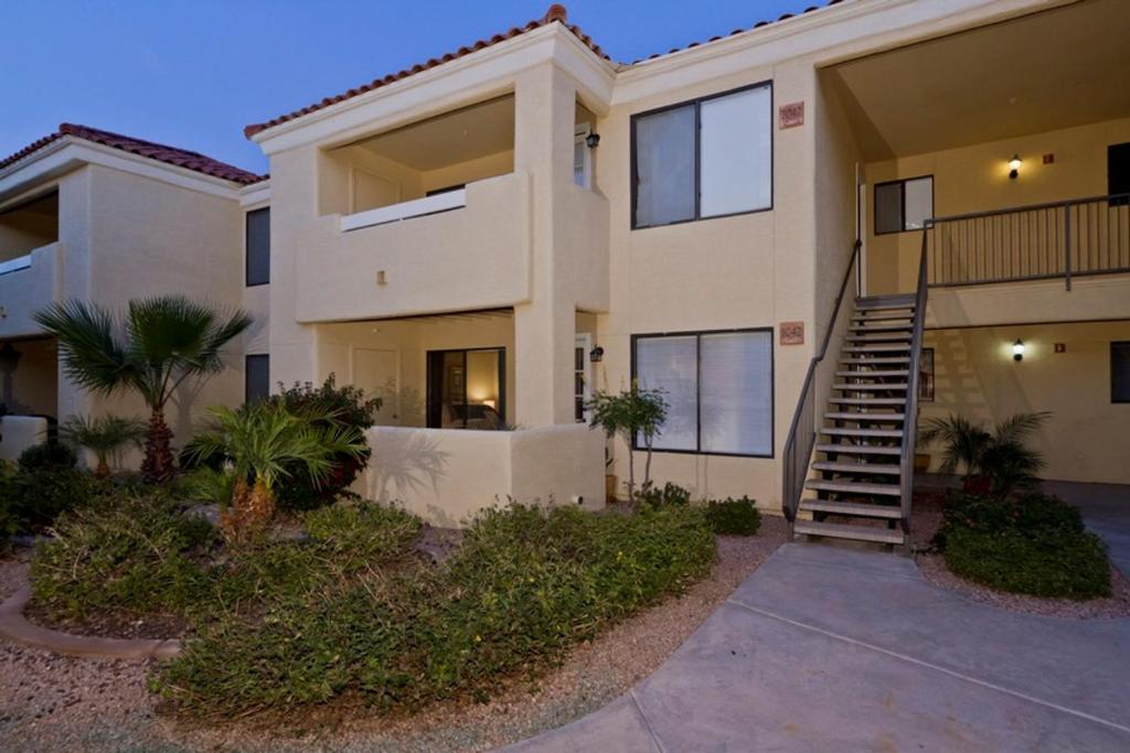 Sun Kissed 1 BR by Casago - main image