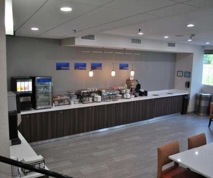 Best Western Paramus Hotel & Suites - image 8