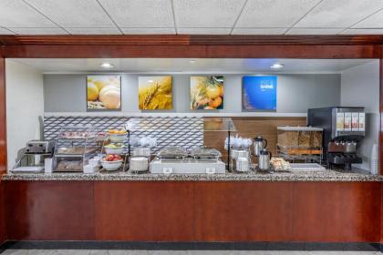 Holiday Inn Express Paramus an IHG Hotel - image 2
