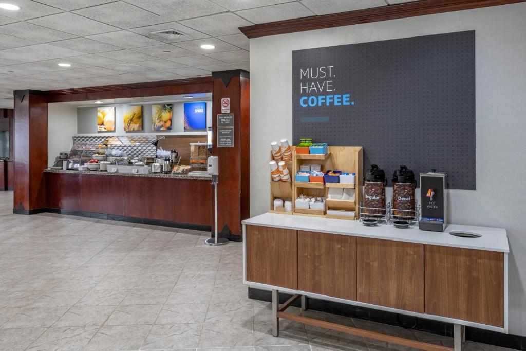 Holiday Inn Express Paramus an IHG Hotel - image 3