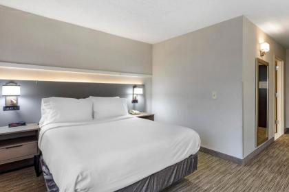 Holiday Inn Express Paramus an IHG Hotel - image 5