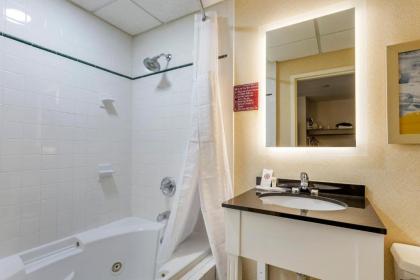 Holiday Inn Express Paramus an IHG Hotel - image 8