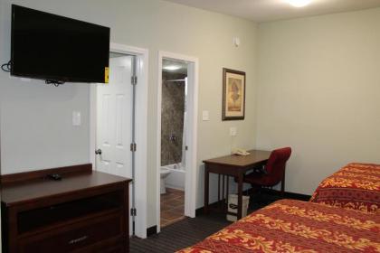 American Inn & Suites - image 4