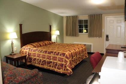 American Inn & Suites - image 9