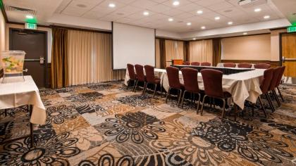 Best Western Landmark Inn - image 2