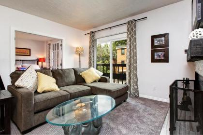 Woodside Apartment 1401