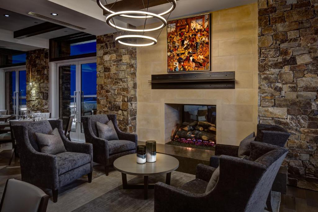Stein Eriksen Residences - image 4