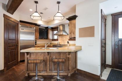 Silver Star #404 - 3 Bed Condo w spa - image 3