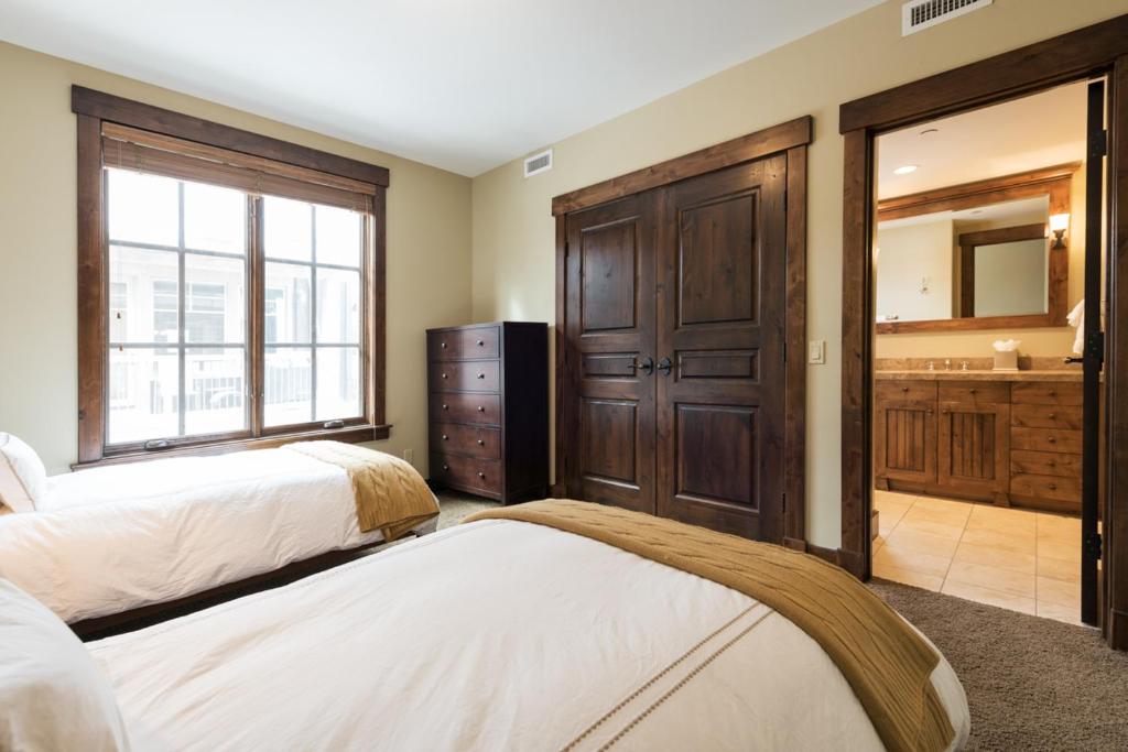 Silver Star #404 - 3 Bed Condo w spa - image 5