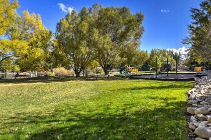 Park City Townhome with Hot Tub 1 Miles to Ski Lift!
