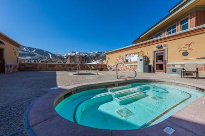 Sundial Lodge Superior 2 Bedroom by Canyons Village Rentals - image 13