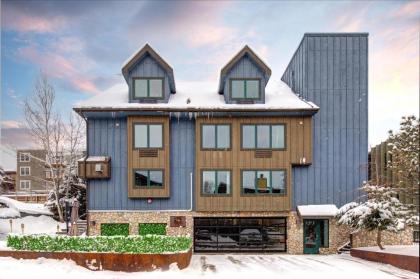 Massive 10 Bed 10 Bath Luxury Mountain Home in Old Town