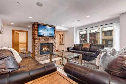 Massive 10 Bed 10 Bath Luxury Mountain Home in Old Town - image 3
