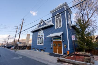 The Blue Church Lodge