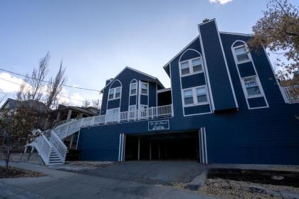 The Blue Church Lodge - image 2