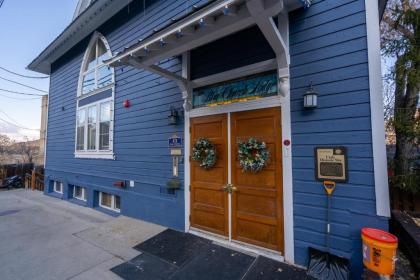 The Blue Church Lodge - image 4
