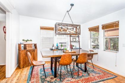 Historic Ontario Bungalow - image 4
