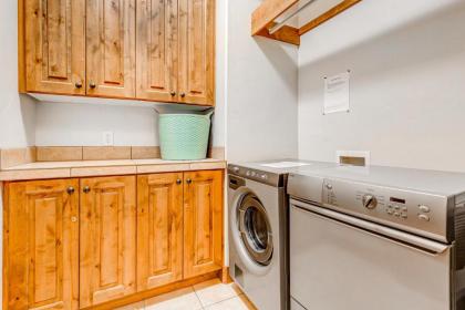 Snowbound Luxury Ski Chalet - image 17