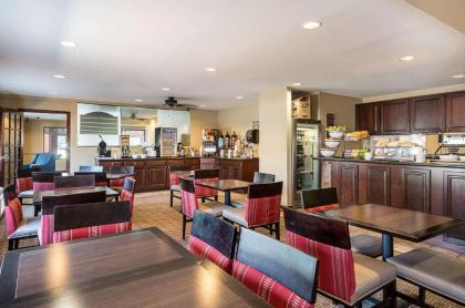 Quality Inn Parkersburg North-Vienna - image 11