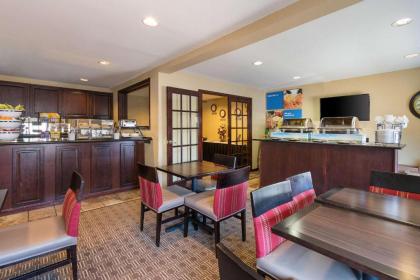 Quality Inn Parkersburg North-Vienna - image 13