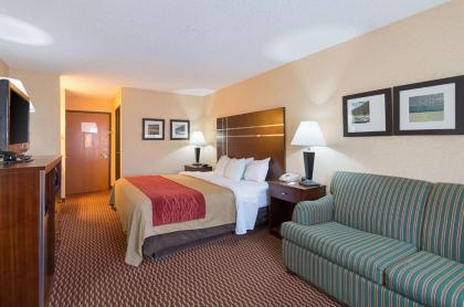 Quality Inn Parkersburg North-Vienna - image 5