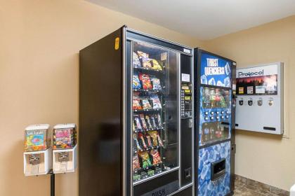 Quality Inn Parkersburg North-Vienna - image 6