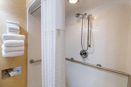 Quality Inn Parkersburg North-Vienna - image 8