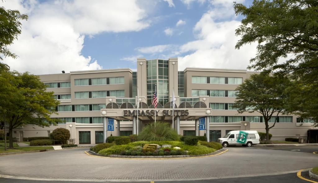 Embassy Suites Parsippany - main image