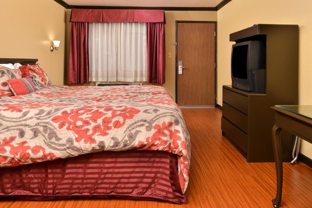 Americas Best Value Inn Pasadena - image 6