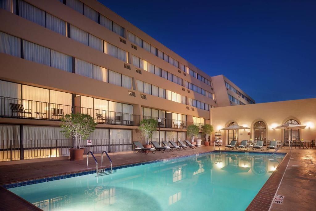 Sheraton Pasadena Hotel - main image